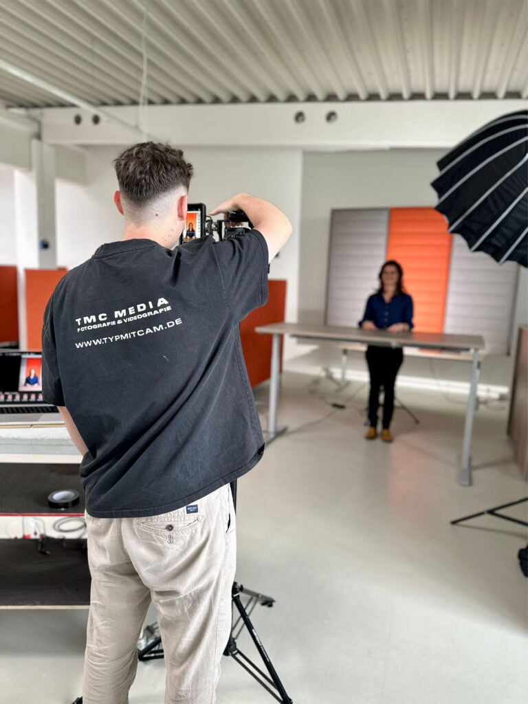 Natürliches Mitarbeiterfoto für den Firmenauftritt